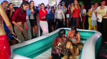 Eurobabe Grease Fight Screencap 53 on sinx.preview.netperv.com