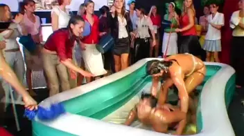 Eurobabe Grease Fight Screencap 58 on sinx.preview.netperv.com