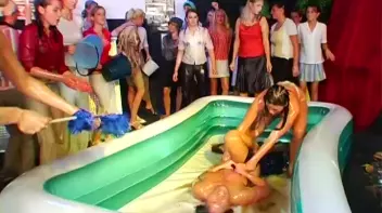 Eurobabe Grease Fight Screencap 59 on sinx.preview.netperv.com