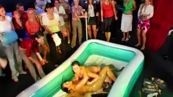 Eurobabe Grease Fight Screencap 72 on sinx.preview.netperv.com