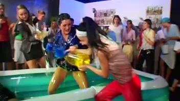 Eurobabe Grease Fight Screencap 8 on sinx.preview.netperv.com