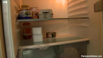 Hottie Wants That Blowjob Cash Screencap 5 on sinx.preview.netperv.com