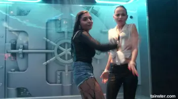 Soaking wet sexy babes Screencap 8 on sinx.preview.netperv.com