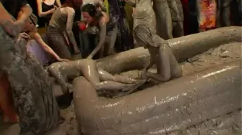 Packed Like Sardines In The Mud Screencap 12 on sinx.preview.netperv.com