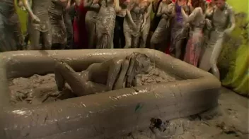 Packed Like Sardines In The Mud Screencap 35 on sinx.preview.netperv.com