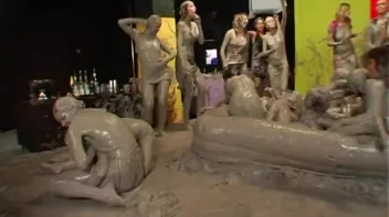 Packed Like Sardines In The Mud Screencap 72 on sinx.preview.netperv.com