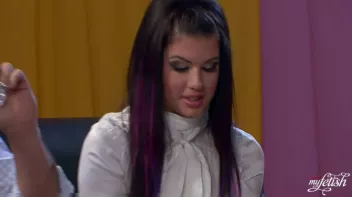 Club Fun Turns Sexy Screencap 58 on sinx.preview.netperv.com