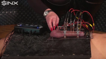 Unter Strom gesetzt und abgemolken Screencap 17 on sinx.preview.netperv.com