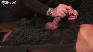 Unter Strom gesetzt und abgemolken Screencap 65 on sinx.preview.netperv.com