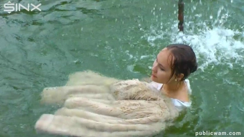 Brunette's Wet And Messy Water Frolic Screencap 30 on sinx.preview.netperv.com