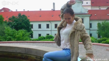 Brunette's Wet And Messy Water Frolic Screencap 40 on sinx.preview.netperv.com