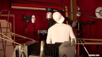 Photo Session Turns Feisty Screencap 2 on sinx.preview.netperv.com