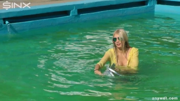 Sexy Blonde Swims And Splashes In Outdoor Pool Screencap 24 on sinx.preview.netperv.com