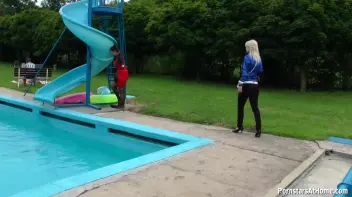 Eurobabes Only Waterpark Screencap 10 on sinx.preview.netperv.com