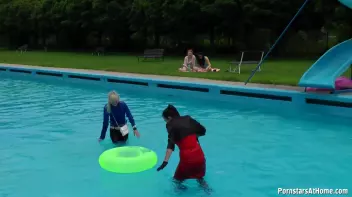 Eurobabes Only Waterpark Screencap 19 on sinx.preview.netperv.com