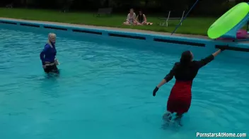 Eurobabes Only Waterpark Screencap 20 on sinx.preview.netperv.com