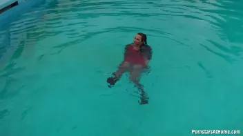 Eurobabes Only Waterpark Screencap 53 on sinx.preview.netperv.com