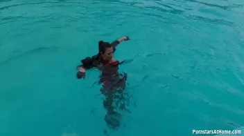 Eurobabes Only Waterpark Screencap 68 on sinx.preview.netperv.com