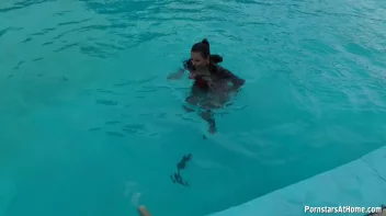 Eurobabes Only Waterpark Screencap 69 on sinx.preview.netperv.com