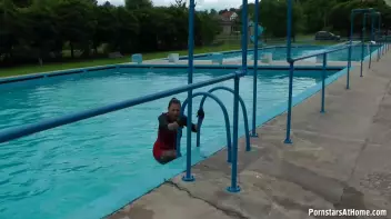 Eurobabes Only Waterpark Screencap 71 on sinx.preview.netperv.com