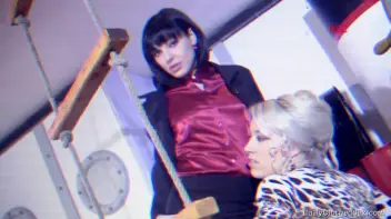 Threesome's Wild Sea Cruise Screencap 28 on sinx.preview.netperv.com