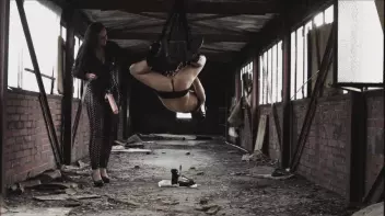 Hängend ausgeliefert und ausgepeitscht Screencap 20 on sinx.preview.netperv.com