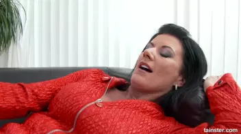 Eating Pussy Through Panties Screencap 10 on sinx.preview.netperv.com