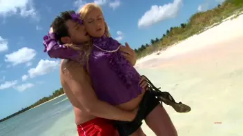 Blouse Fetishist Screencap 11 on sinx.preview.netperv.com