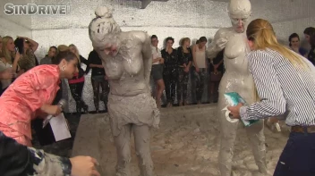 Muddy Wrestling: Nicole Vice vs. Valentina Ross Screencap 73 on sinx.preview.netperv.com