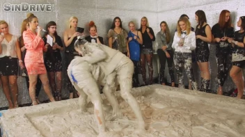 Muddy Wrestling: Nicole Vice vs. Valentina Ross Screencap 20 on sinx.preview.netperv.com