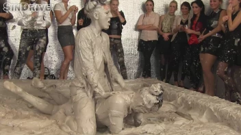 Muddy Wrestling: Nicole Vice vs. Valentina Ross Screencap 40 on sinx.preview.netperv.com