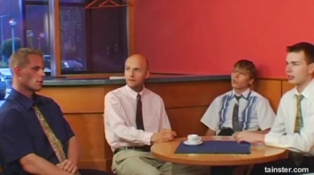 Holly Popped Screencap 2 on sinx.preview.netperv.com