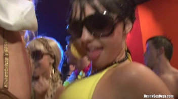 Bikini Beach Balls Part 4 - Cam 1 Screencap 55 on sinx.preview.netperv.com