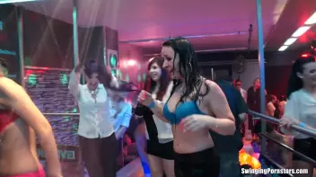 Summer Jam Bang Part 2 - Shower Cam Screencap 55 on sinx.preview.netperv.com