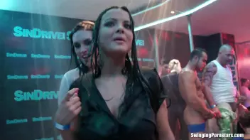 Summer Jam Bang Part 2 - Shower Cam Screencap 1 on sinx.preview.netperv.com