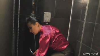 Long Haired Babe Lathers Up In The Shower Screencap 11 on sinx.preview.netperv.com