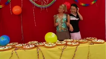 Cream and Fruit Pie Disaster! Screencap 1 on sinx.preview.netperv.com