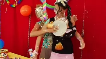 Cream and Fruit Pie Disaster! Screencap 23 on sinx.preview.netperv.com