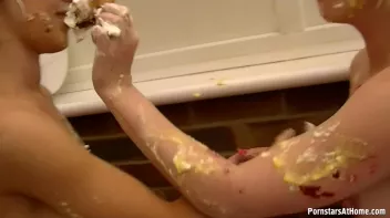 Sweet Treats For Sexy Girls Screencap 60 on sinx.preview.netperv.com