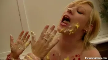 Sweet Treats For Sexy Girls Screencap 37 on sinx.preview.netperv.com