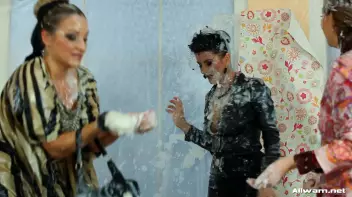 Eurobabe Wallpaper War Screencap 55 on sinx.preview.netperv.com