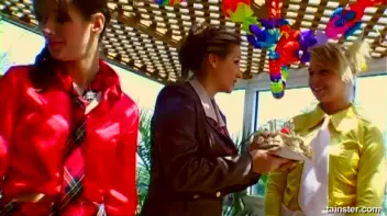 Messy Birthday Party Screencap 2 on sinx.preview.netperv.com