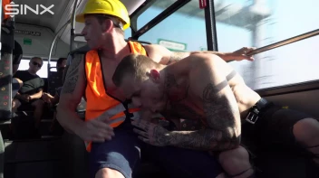 Stud Pays Builder For Gay Sex On The Bus Screencap 11 on sinx.preview.netperv.com