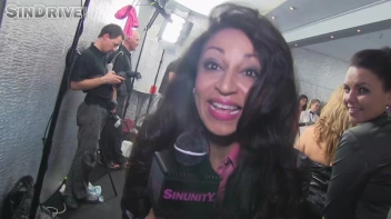 Oily Wrestling: Tatiana Milovani vs. Angelina Screencap 5 on sinx.preview.netperv.com