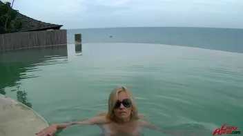 Leony's Vacation Wetlook Play Screencap 38 on sinx.preview.netperv.com