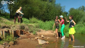 Soaking wet catfight with stuck up blondes Screencap 4 on sinx.preview.netperv.com