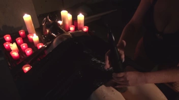 Gebondagt und zum Orgasmus bespielt Screencap 49 on sinx.preview.netperv.com