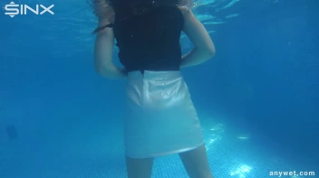 Underwater Frolicks For Sexy Best Friends Screencap 61 on sinx.preview.netperv.com