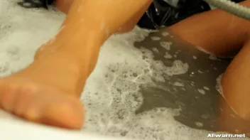 Bathtub Babes In Sudsy Luvin Screencap 75 on sinx.preview.netperv.com