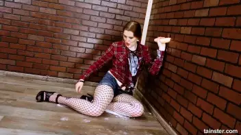 She sniffed, she found, she came Screencap 31 on sinx.preview.netperv.com